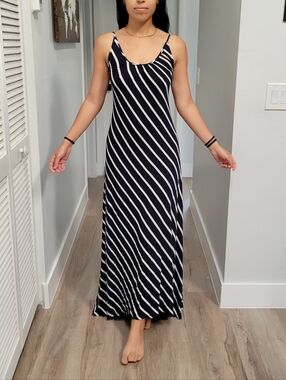 Olivaceous Women's Maxi Dress Size M Blue Stripe Nautical Beachy Flirty Flowy